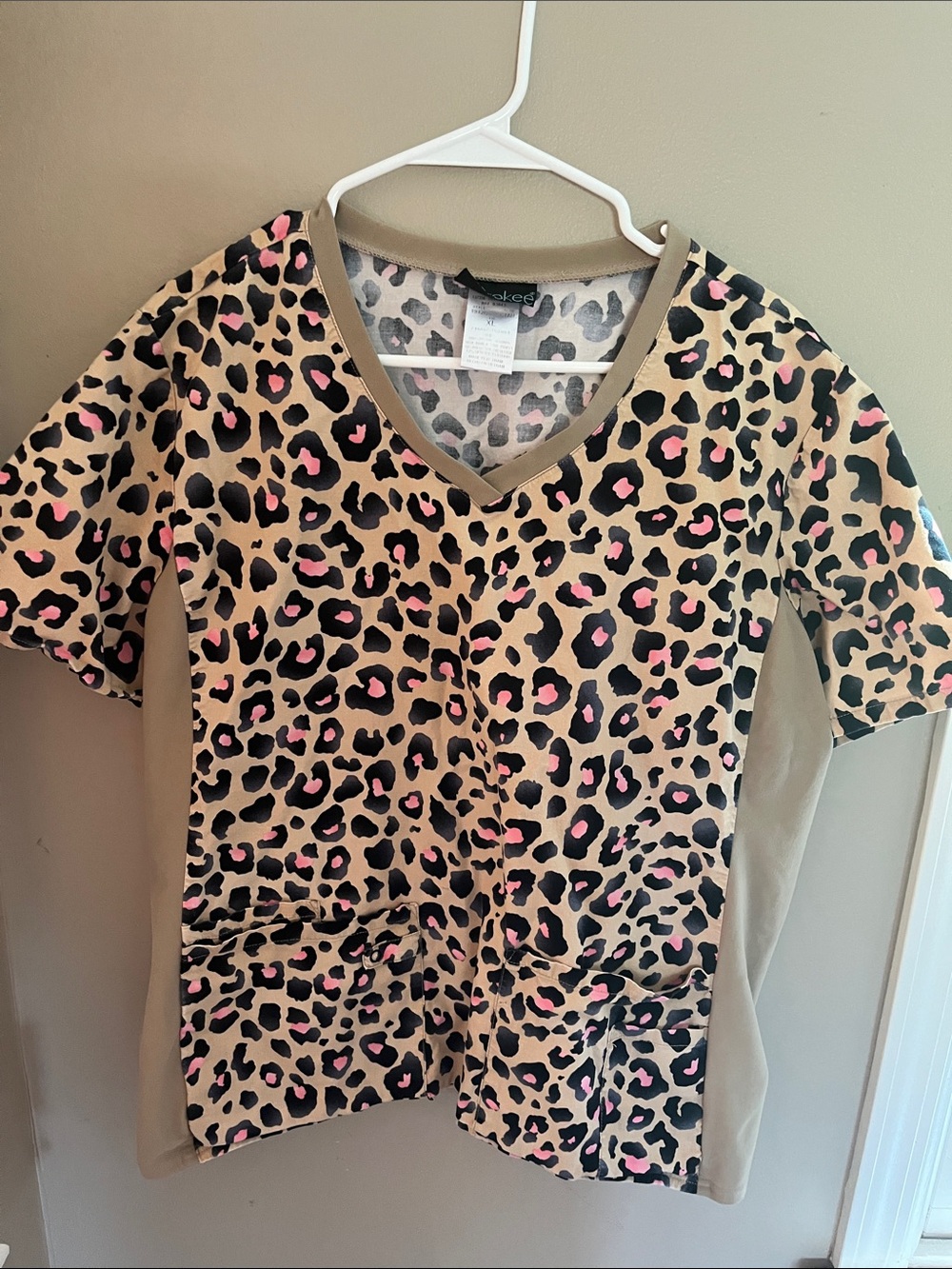Cherokee Scrub Top - Picture 1 of 4